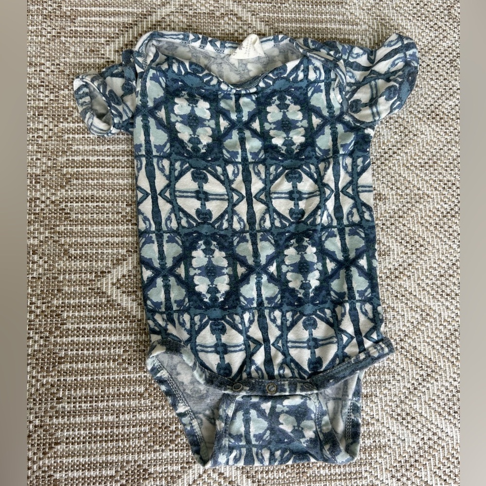 Kate Quinn Bamboo Collection Bodysuit 3-6 Months Blue Stained Glass Boho Pattern